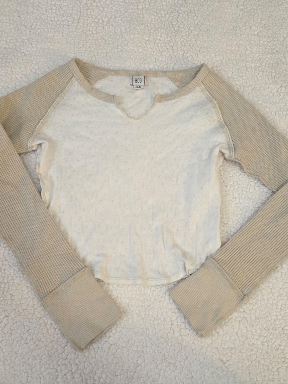 BDG Long Sleeve Shirt Waffke Knit Raglan Cropped White Beige Thermal Top